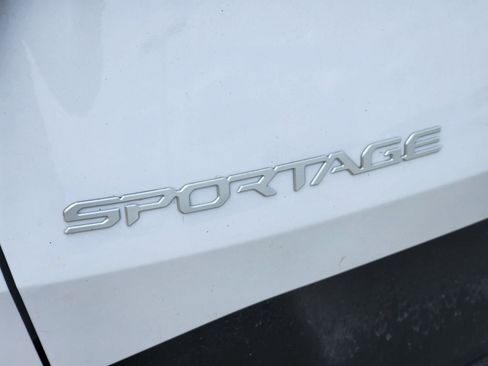 Used 2026 Kia Sportage EX FWD image 13