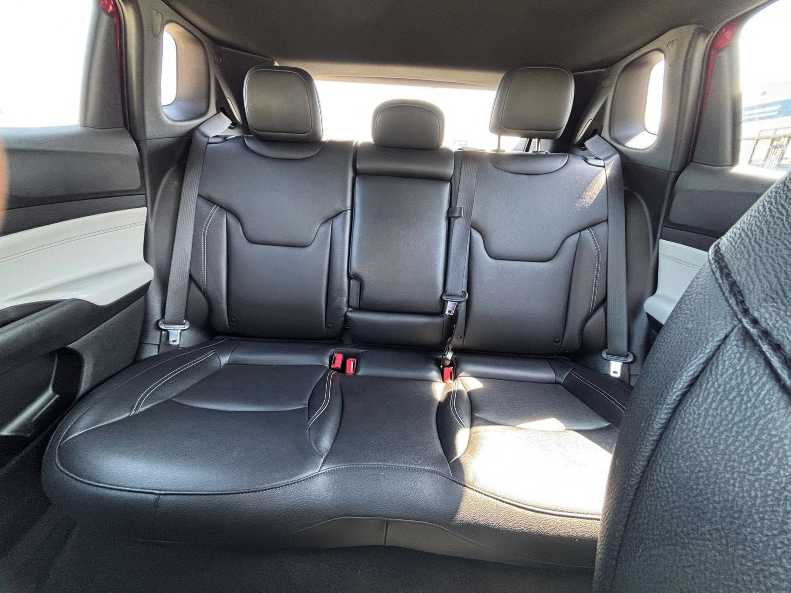 Used 2025 Jeep Compass Limited AWD/4WD image 38