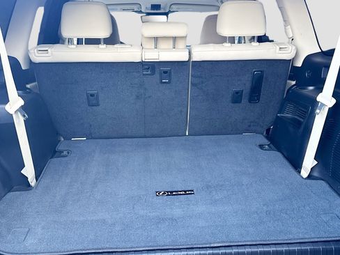 Used 2023 Lexus GX 460 Premium w/ Premium Package image 25