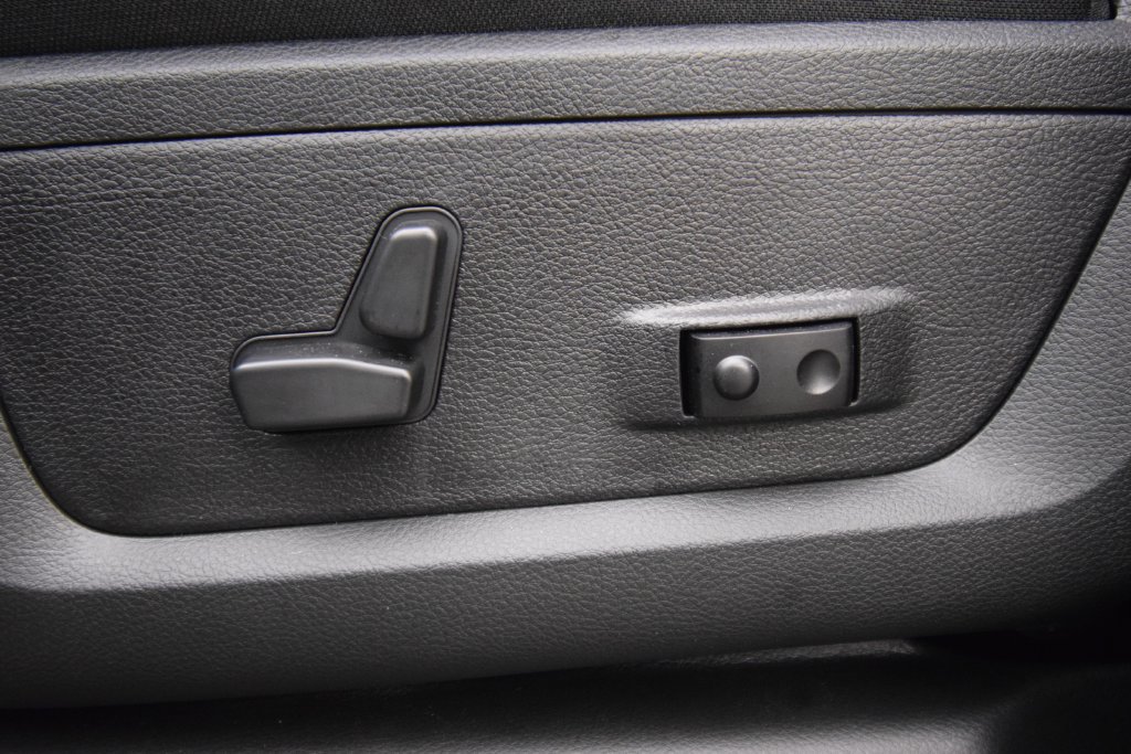 New 2026 RAM 3500 Big Horn AWD/4WD image 35
