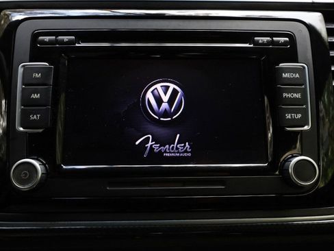 Used 2013 Volkswagen Beetle 2.0T image 35