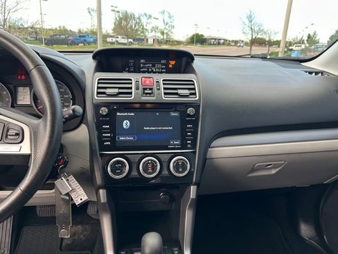 Used 2017 Subaru Forester 2.5i Premium w/ Protection Package #1 AWD/4WD image 17