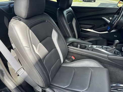 Used 2022 Chevrolet Camaro LT image 20