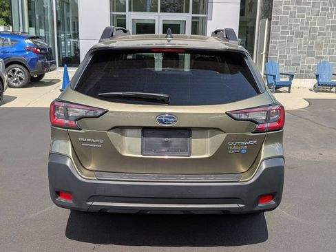 Used 2024 Subaru Outback Premium AWD/4WD image 4