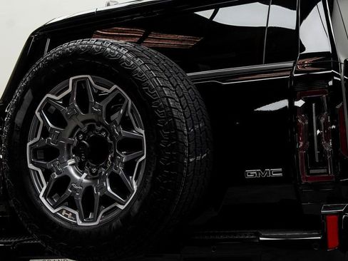 Used 2025 GMC Hummer EV 3X w/ LPO, Sport Package image 13