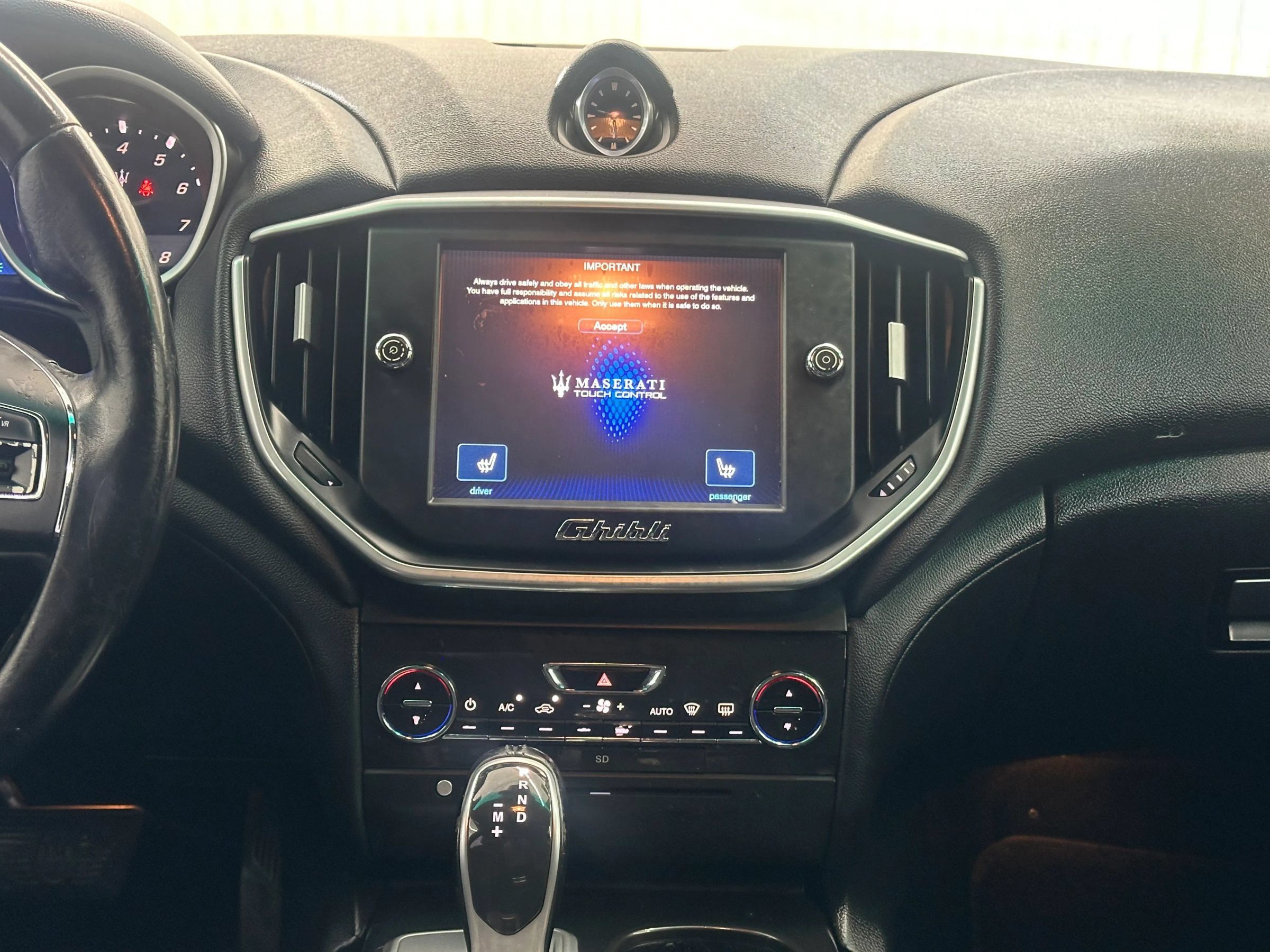 Used 2015 Maserati Ghibli RWD image 18
