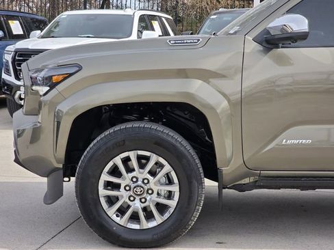 Used 2024 Toyota Tacoma Limited image 5