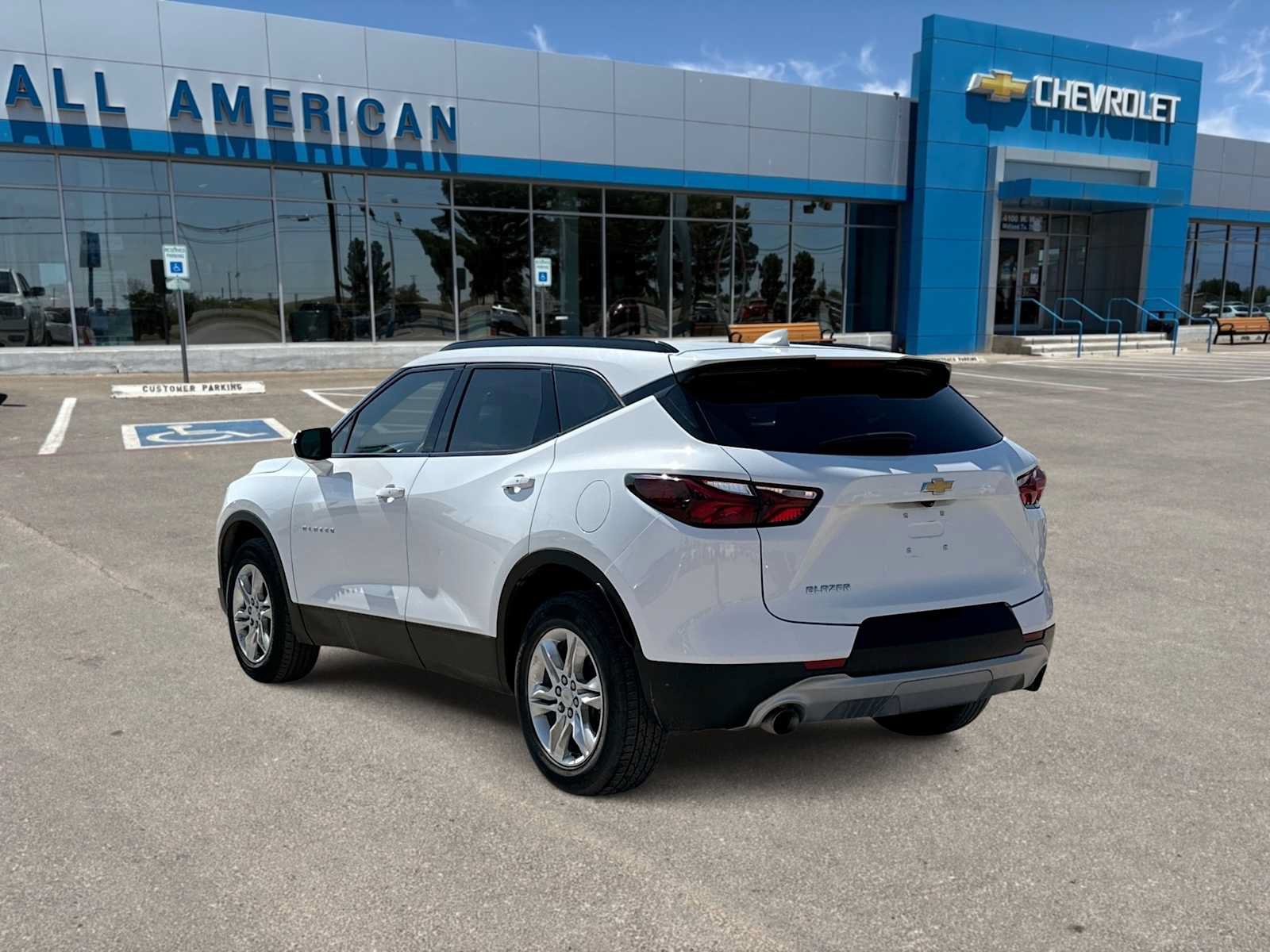Used 2022 Chevrolet Blazer LT FWD image 6