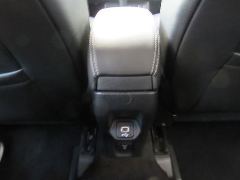 Used 2019 Jeep Renegade Limited image 28