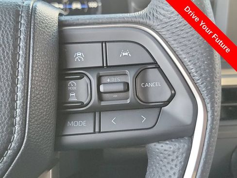 Used 2025 Toyota Tacoma TRD Sport AWD/4WD image 6