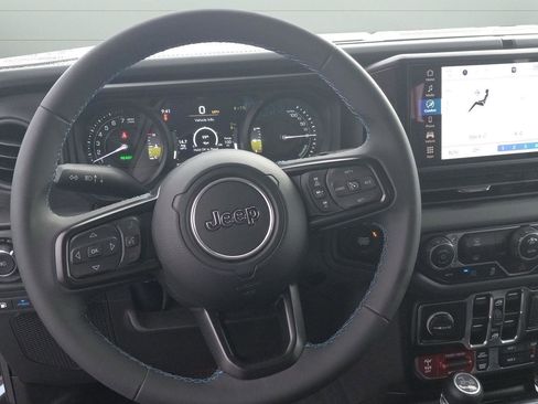 Used 2024 Jeep Wrangler Unlimited Rubicon 4xe image 14