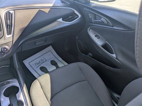 Used 2024 Chevrolet Malibu LT image 19