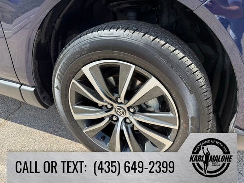 Used 2024 Toyota Venza LE AWD/4WD image 9