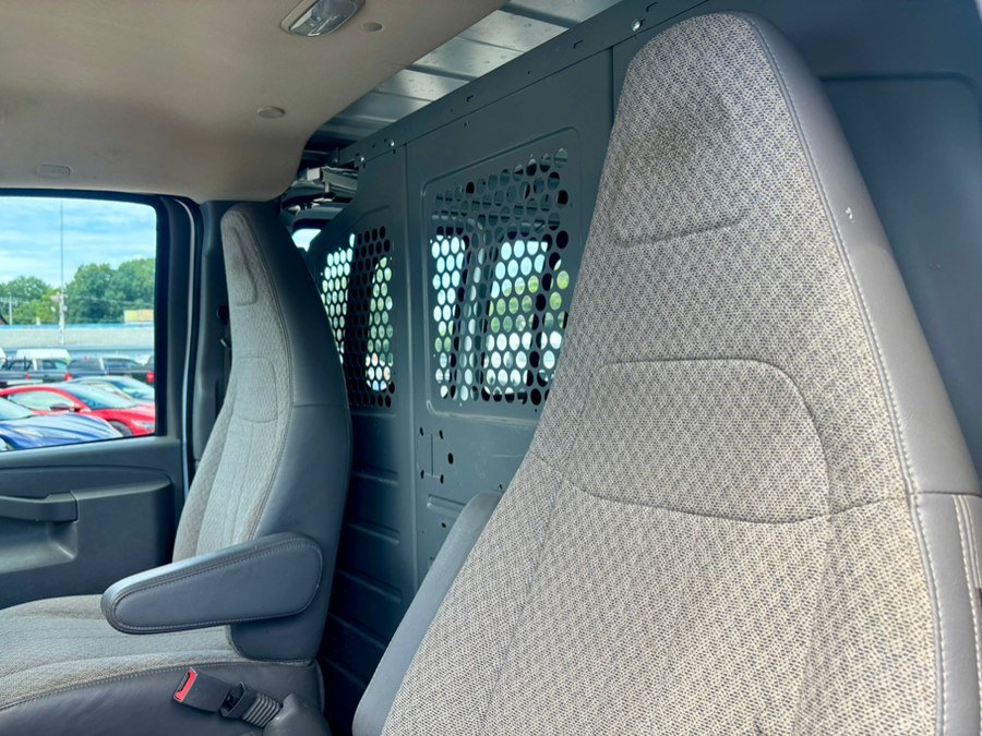 Used 2022 Chevrolet Express 2500 w/ Driver Convenience Package RWD image 20