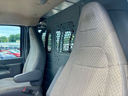 Used 2022 Chevrolet Express 2500 w/ Driver Convenience Package RWD image 20