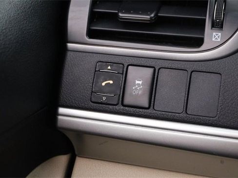 Used 2012 Toyota Camry L image 14