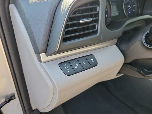 Used 2020 Hyundai Elantra Value Edition FWD image 23
