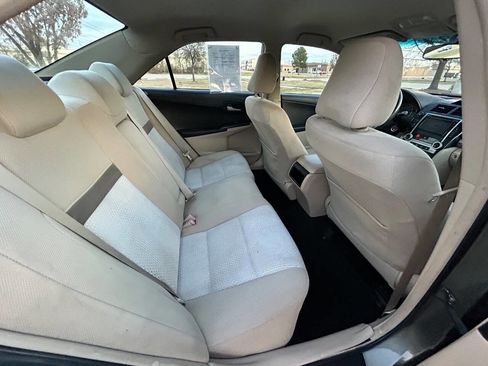Used 2012 Toyota Camry LE image 14