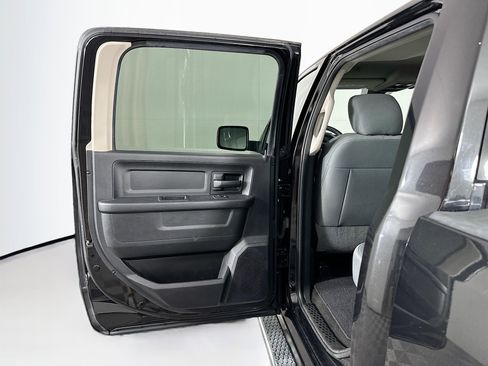 Used 2017 RAM 1500 Express w/ Express Value Package image 23