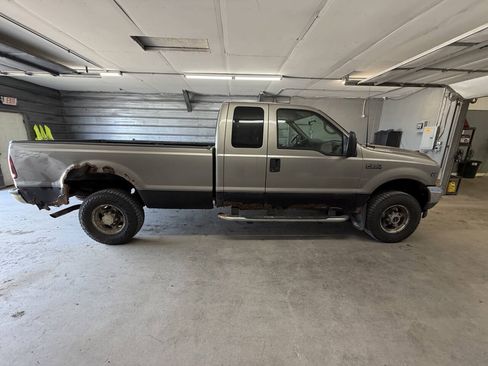 Used 2002 Ford F250 4x4 SuperCab Super Duty image 6