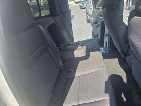 Used 2024 Nissan Frontier SV w/ SV Convenience Package RWD image 41