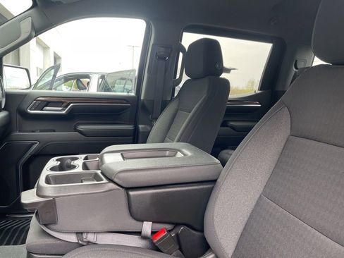 Used 2022 Chevrolet Silverado 1500 LT AWD/4WD image 11