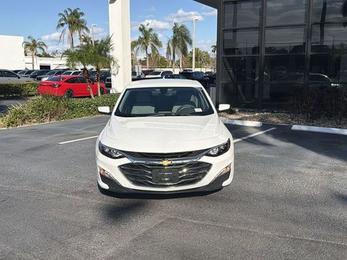 Used 2022 Chevrolet Malibu LT image 3