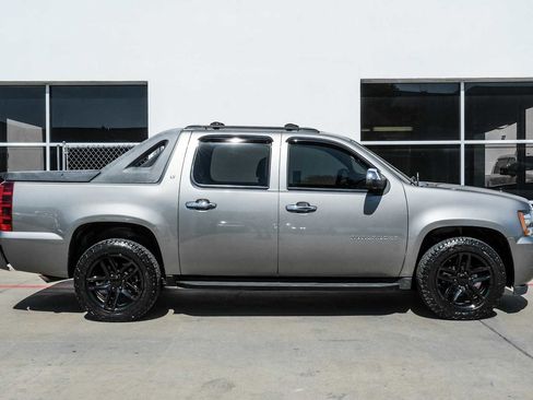 Used 2012 Chevrolet Avalanche LT w/ All-Star Edition image 7