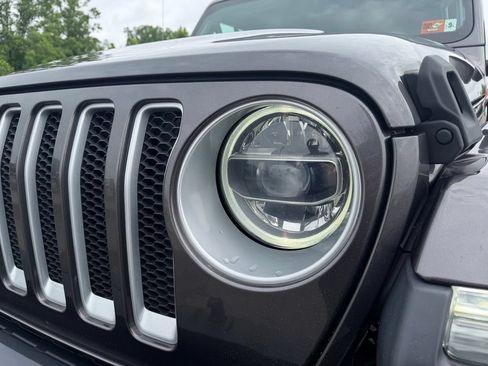 Used 2020 Jeep Wrangler Unlimited Sahara AWD/4WD image 8