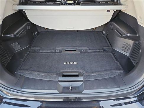 Used 2017 Nissan Rogue SL AWD/4WD image 6