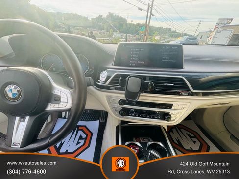 Used 2018 BMW M760i xDrive image 3