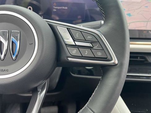 New 2025 Buick Envision Avenir image 9