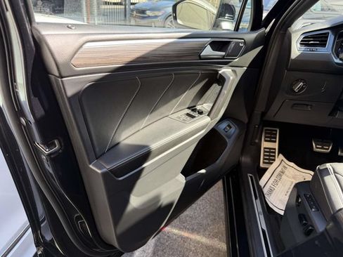 Certified 2023 Volkswagen Tiguan SEL R-Line AWD/4WD image 16