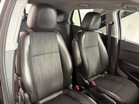 Used 2022 Chevrolet Trax LT w/ Driver Confidence Package image 23