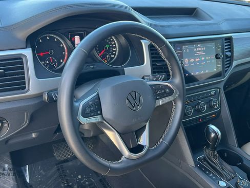 Used 2021 Volkswagen Atlas Cross Sport SE image 10