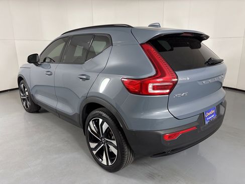 Used 2023 Volvo XC40 B4 Ultimate w/ Protection Package Premier image 6