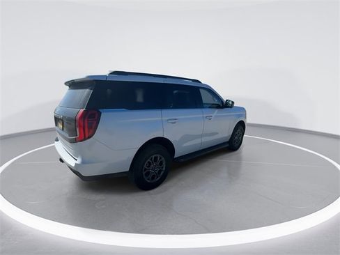 Certified 2025 Ford Expedition Active image 11