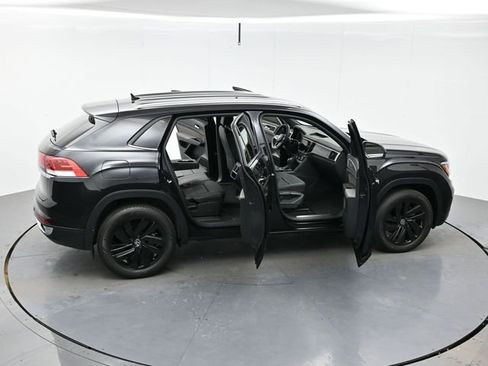 Used 2023 Volkswagen Atlas Cross Sport SE image 44