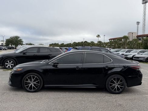 Used 2022 Toyota Camry SE FWD image 8