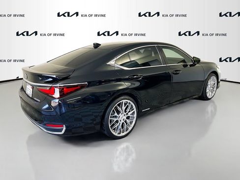 Used 2022 Lexus ES 300h w/ Accessory Package 2 FWD image 12