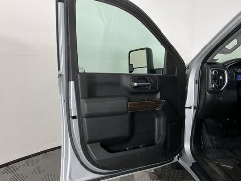 Used 2022 GMC Sierra 3500 SLE w/ SLE Convenience Package image 12