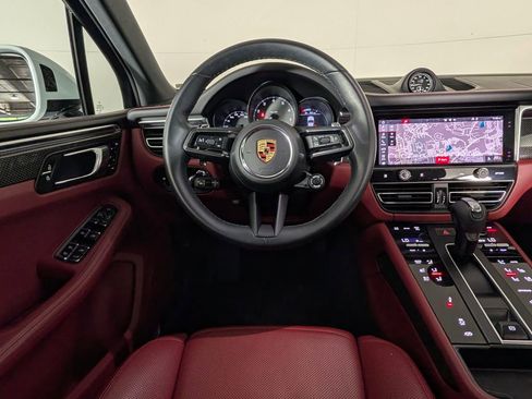 Certified 2023 Porsche Macan S image 21