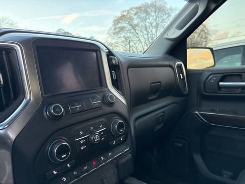 Used 2021 Chevrolet Silverado 1500 LT Trail Boss w/ Convenience Package II image 9