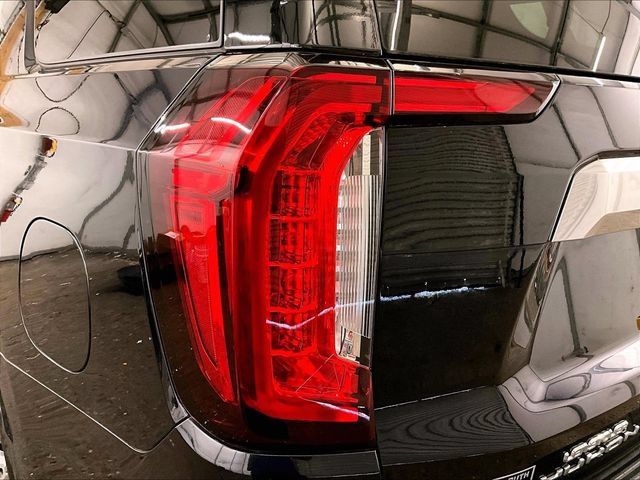 Used 2021 GMC Yukon Denali w/ Denali Ultimate Package AWD/4WD image 29