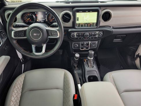 Used 2021 Jeep Gladiator Overland image 16