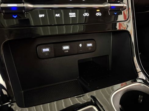 Used 2024 Kia Carnival SX Prestige FWD image 28