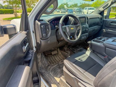 Used 2022 Chevrolet Silverado 2500 W/T w/ WT Fleet Convenience Package image 9