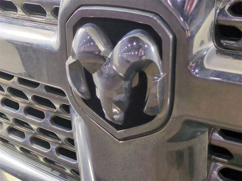 Used 2017 RAM 1500 Laramie w/ Convenience Group image 39