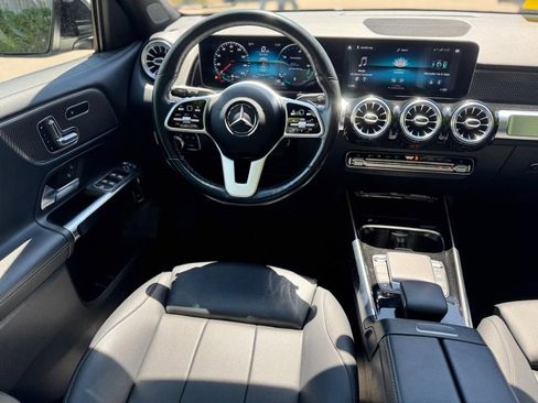 Used 2021 Mercedes-Benz GLB 250 4MATIC image 23