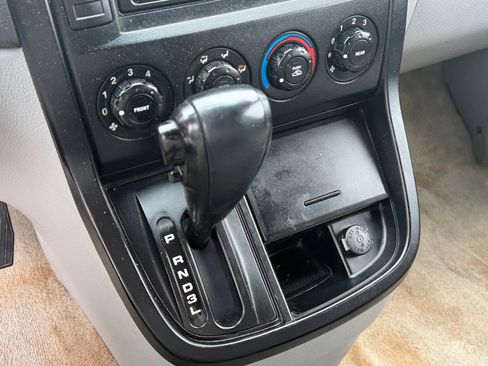 Used 2005 Kia Sedona LX FWD image 14